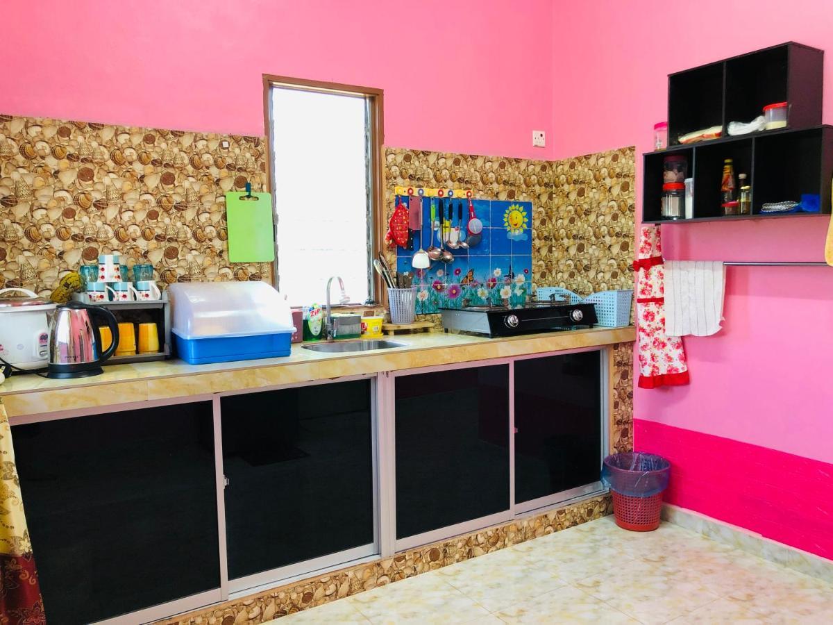 Homestay Tok Abah Dalam Rhu Pasir Puteh Exterior foto